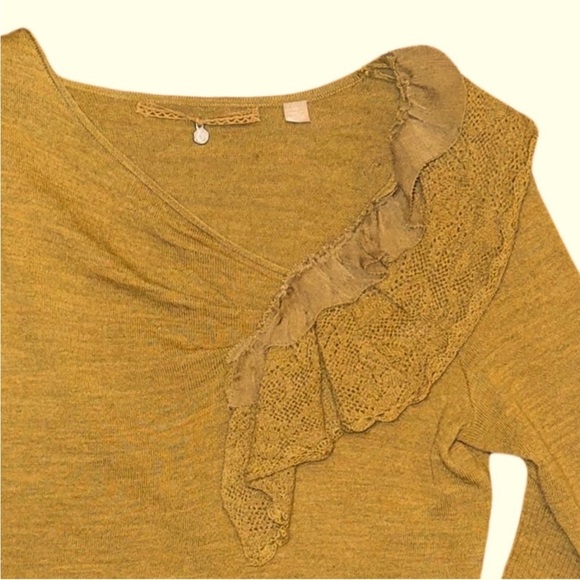Knitted and Knotted wool sweater - Picture 1 of 7